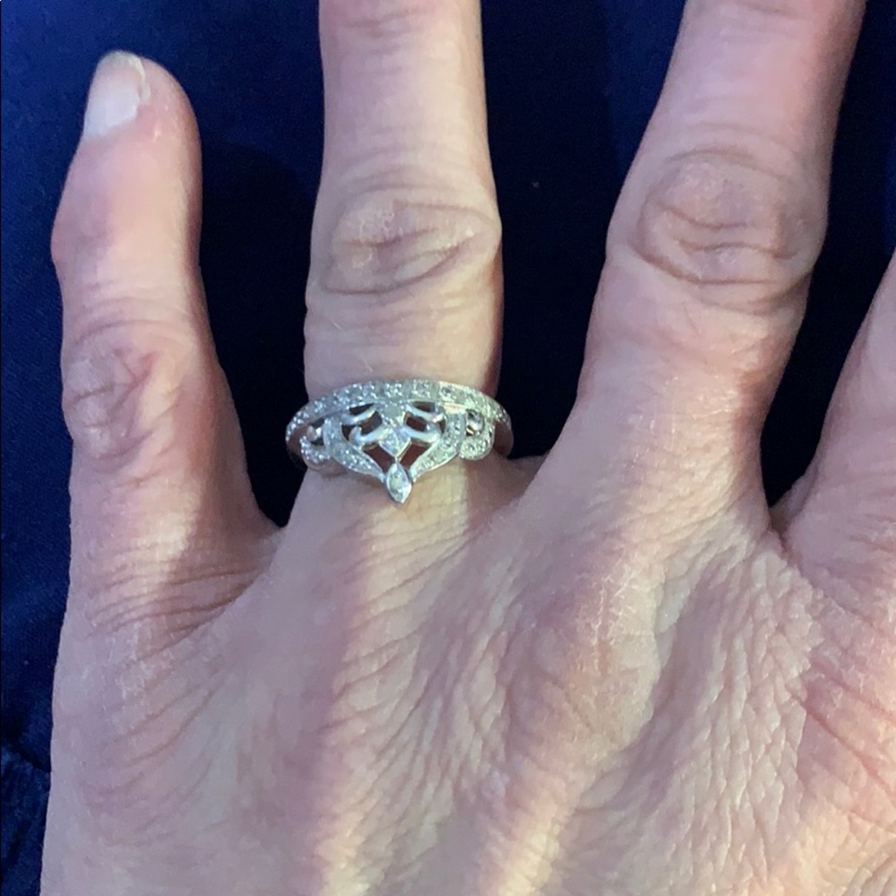 Diamond ring - Picture 2 of 2